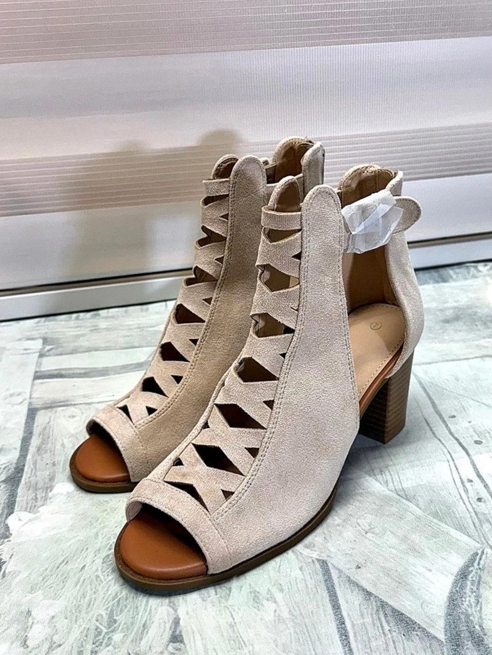 Women's Chunky Heel Open Toe Ankle Strap Zipper Back High Heel, Nude Size 7